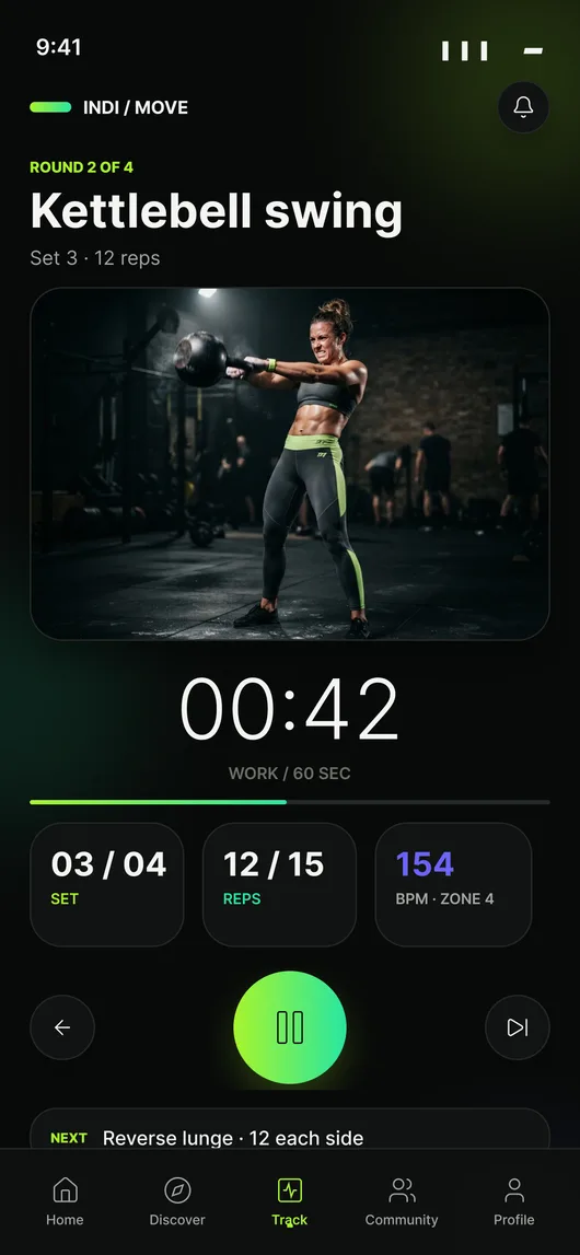 Live workout screen with interval timer, sets and heart rate